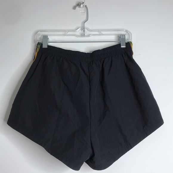 NWT Adidas Women’s Adicolor 3D Trefoil Short Size Medium - Picture 7 of 11